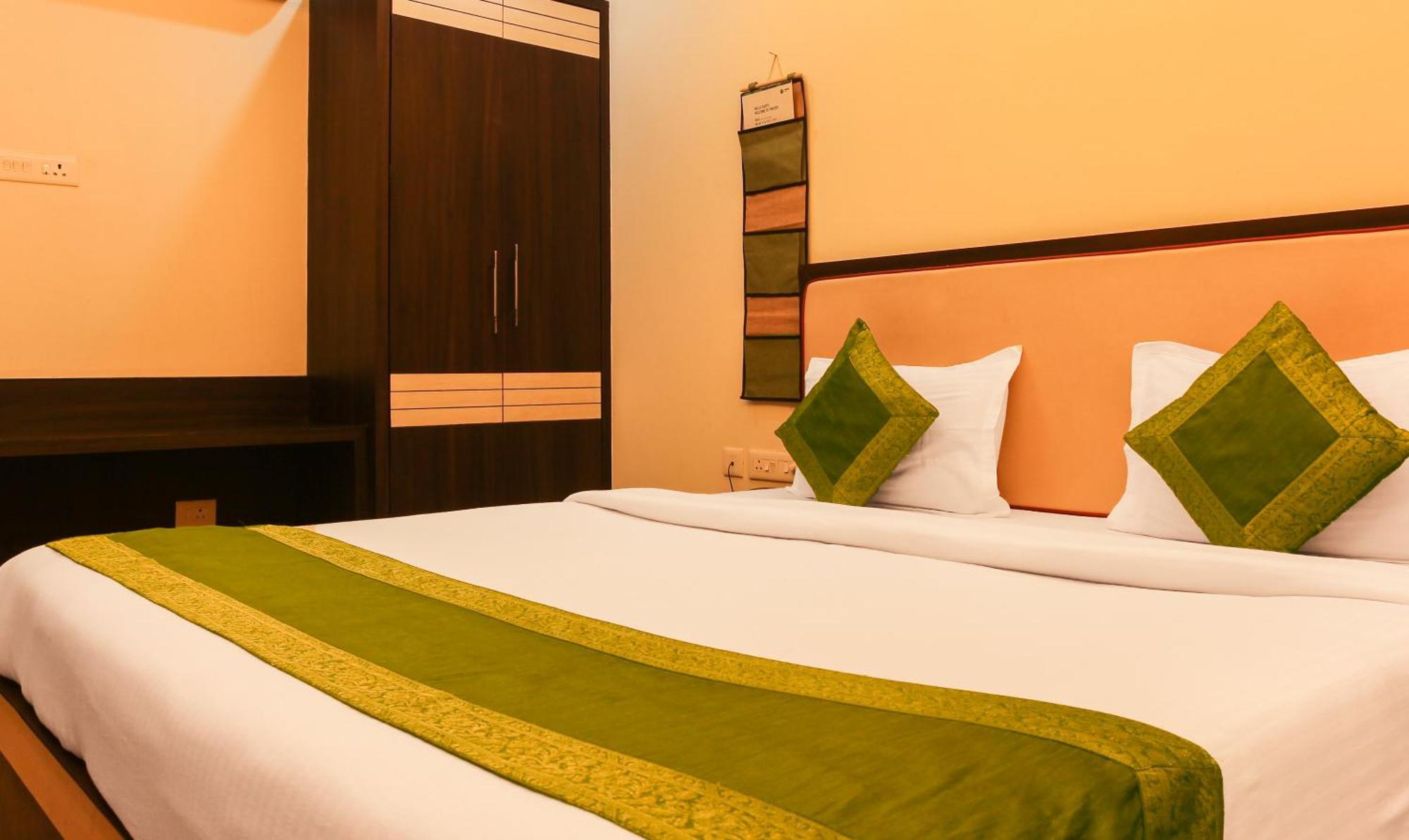 Hotel Janki International 3 Km From Kashi Vishwanath Temple Free Pickup From Railway Station 瓦拉纳西 外观 照片