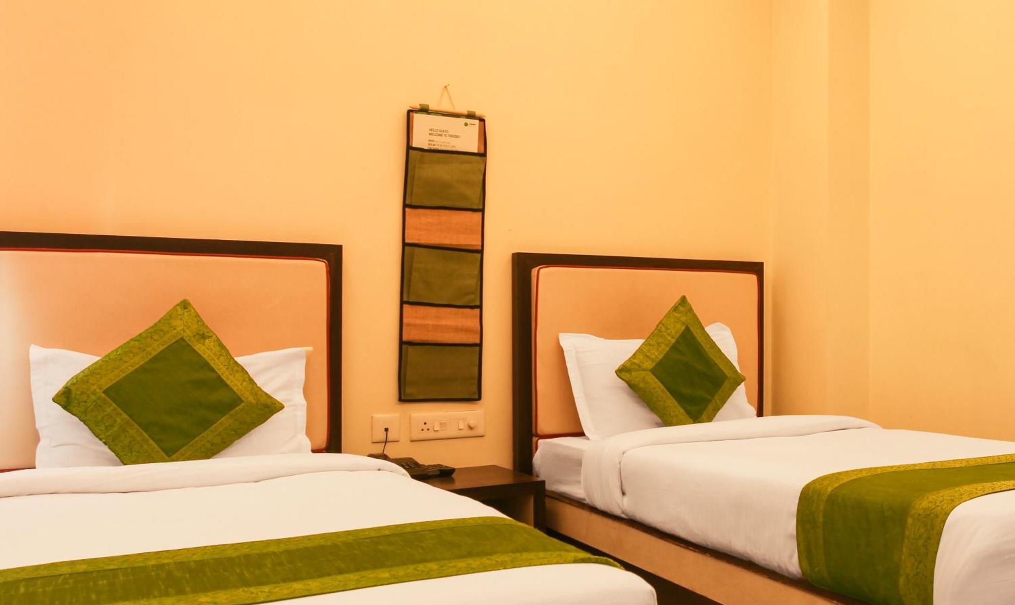 Hotel Janki International 3 Km From Kashi Vishwanath Temple Free Pickup From Railway Station 瓦拉纳西 外观 照片