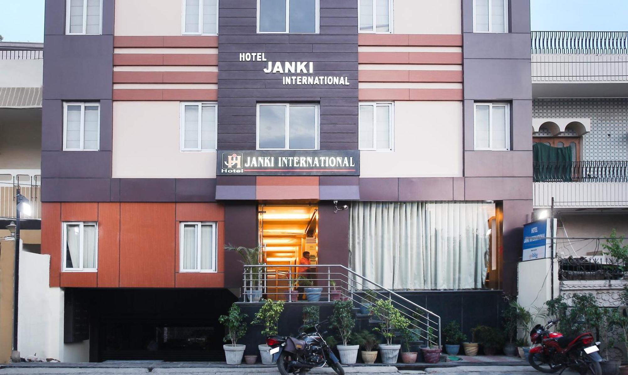 Hotel Janki International 3 Km From Kashi Vishwanath Temple Free Pickup From Railway Station 瓦拉纳西 外观 照片