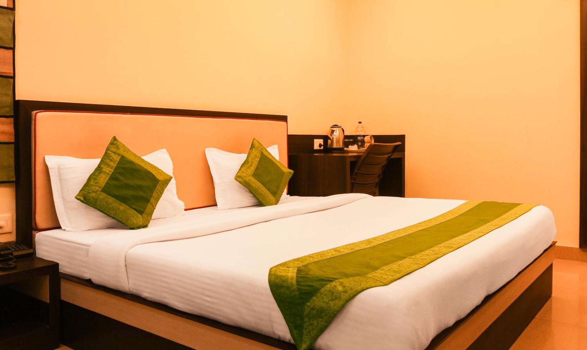 Hotel Janki International 3 Km From Kashi Vishwanath Temple Free Pickup From Railway Station 瓦拉纳西 外观 照片