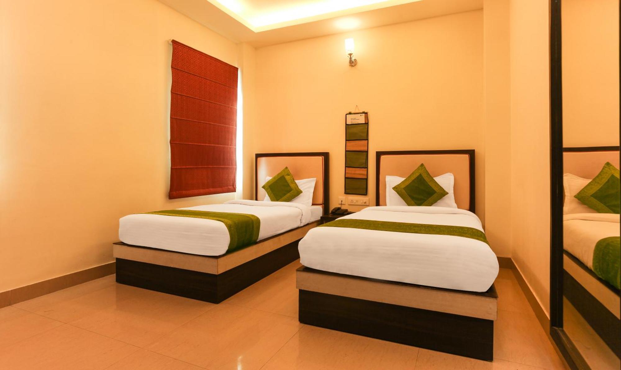 Hotel Janki International 3 Km From Kashi Vishwanath Temple Free Pickup From Railway Station 瓦拉纳西 外观 照片