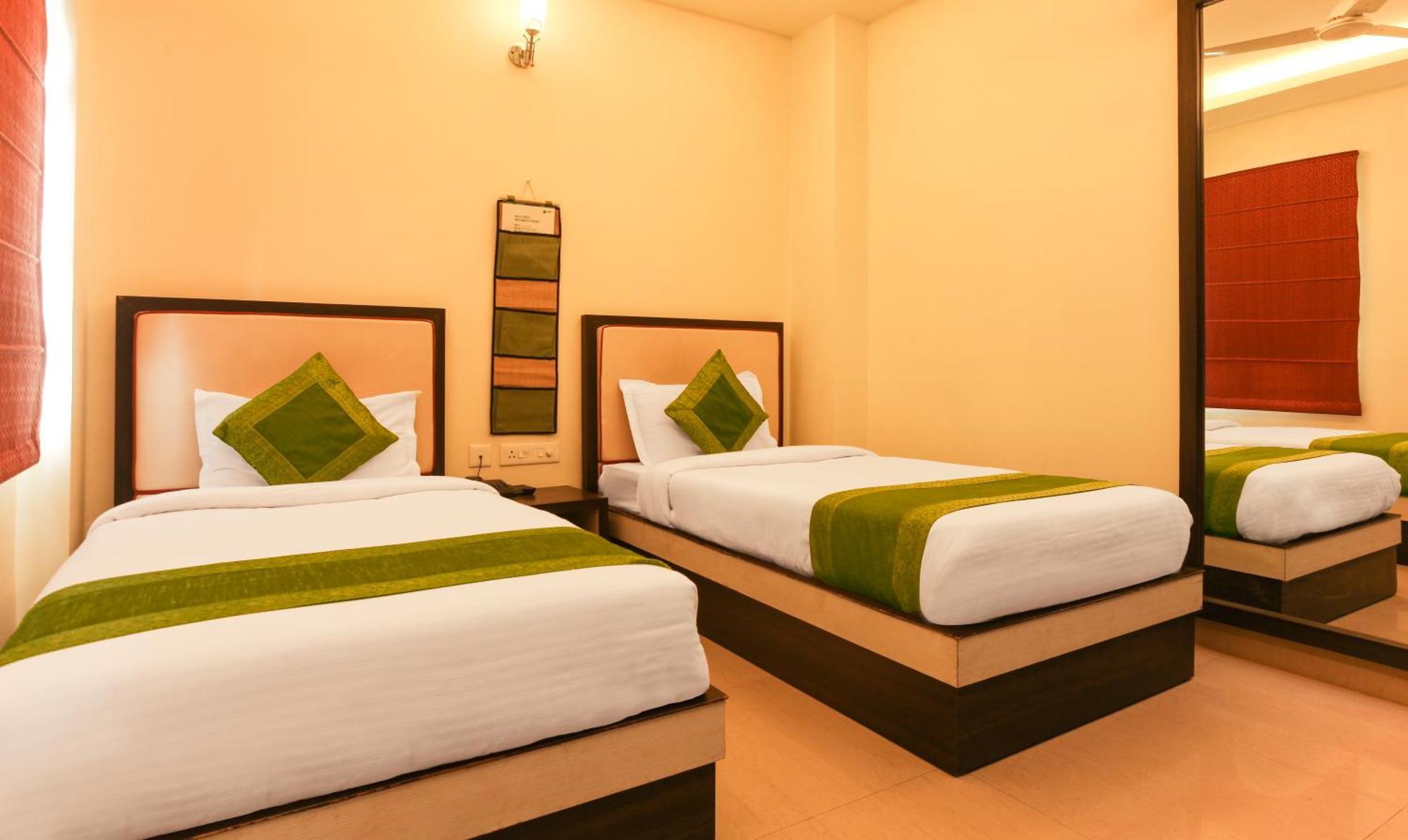 Hotel Janki International 3 Km From Kashi Vishwanath Temple Free Pickup From Railway Station 瓦拉纳西 外观 照片