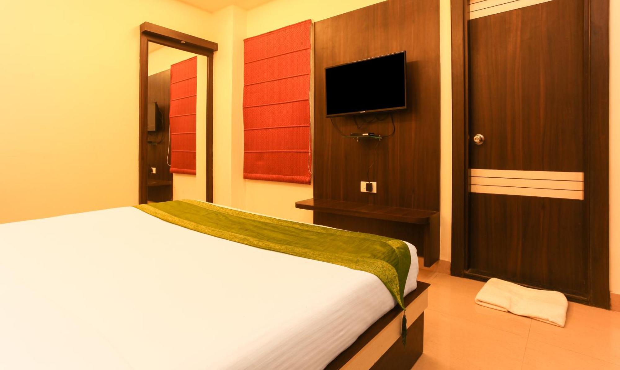 Hotel Janki International 3 Km From Kashi Vishwanath Temple Free Pickup From Railway Station 瓦拉纳西 外观 照片
