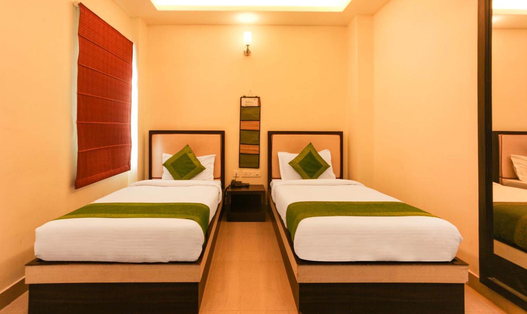 Hotel Janki International 3 Km From Kashi Vishwanath Temple Free Pickup From Railway Station 瓦拉纳西 外观 照片