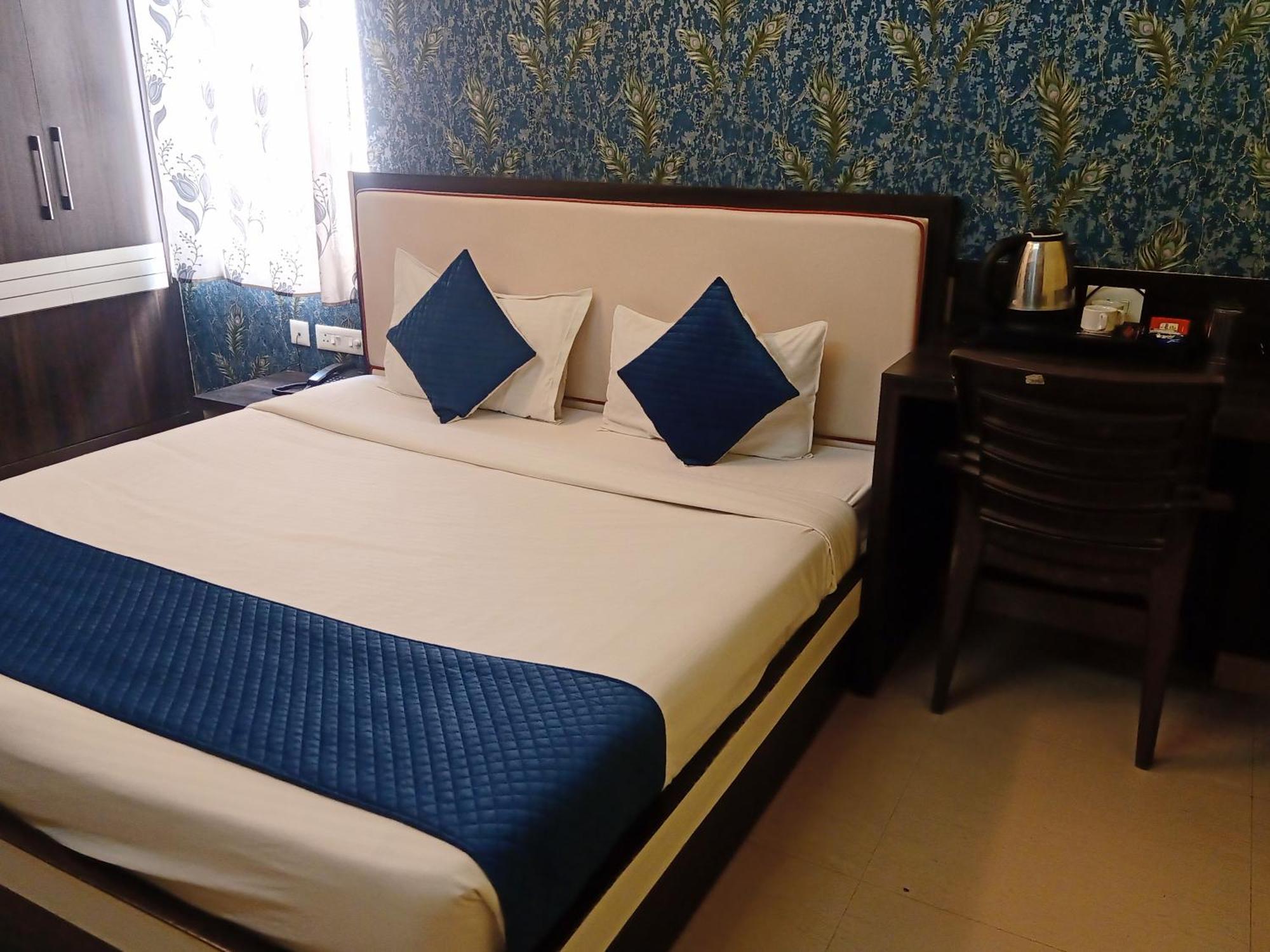 Hotel Janki International 3 Km From Kashi Vishwanath Temple Free Pickup From Railway Station 瓦拉纳西 外观 照片