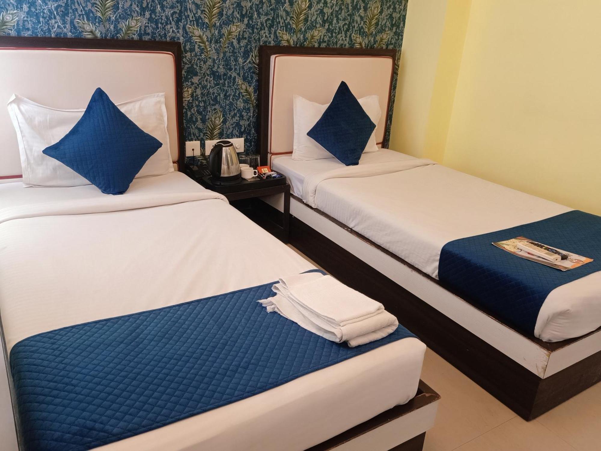 Hotel Janki International 3 Km From Kashi Vishwanath Temple Free Pickup From Railway Station 瓦拉纳西 外观 照片