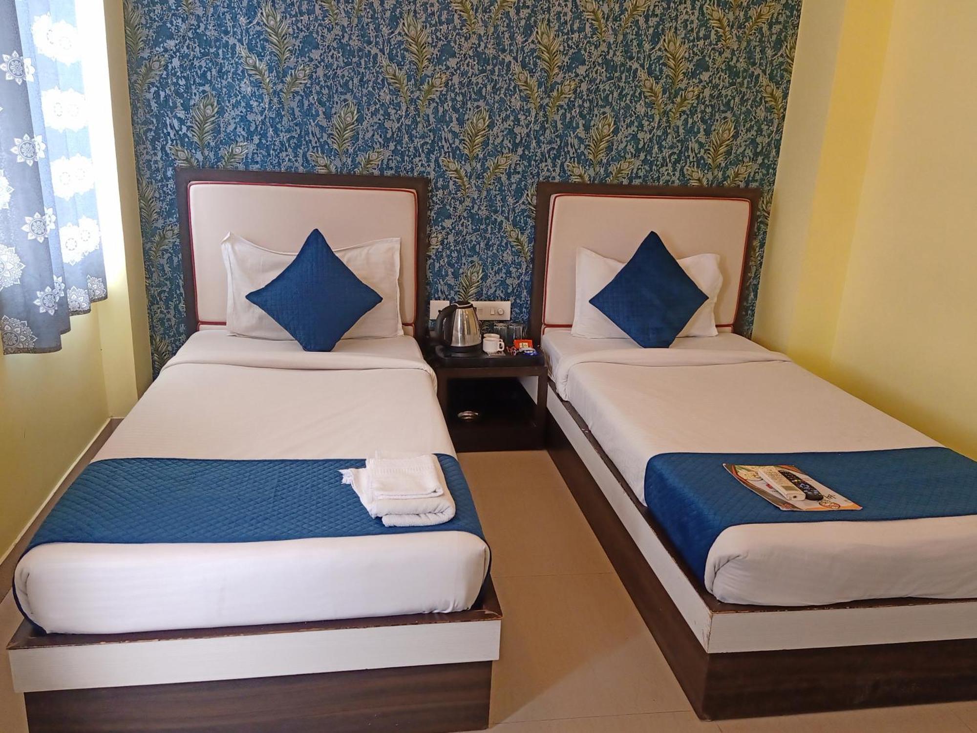 Hotel Janki International 3 Km From Kashi Vishwanath Temple Free Pickup From Railway Station 瓦拉纳西 外观 照片