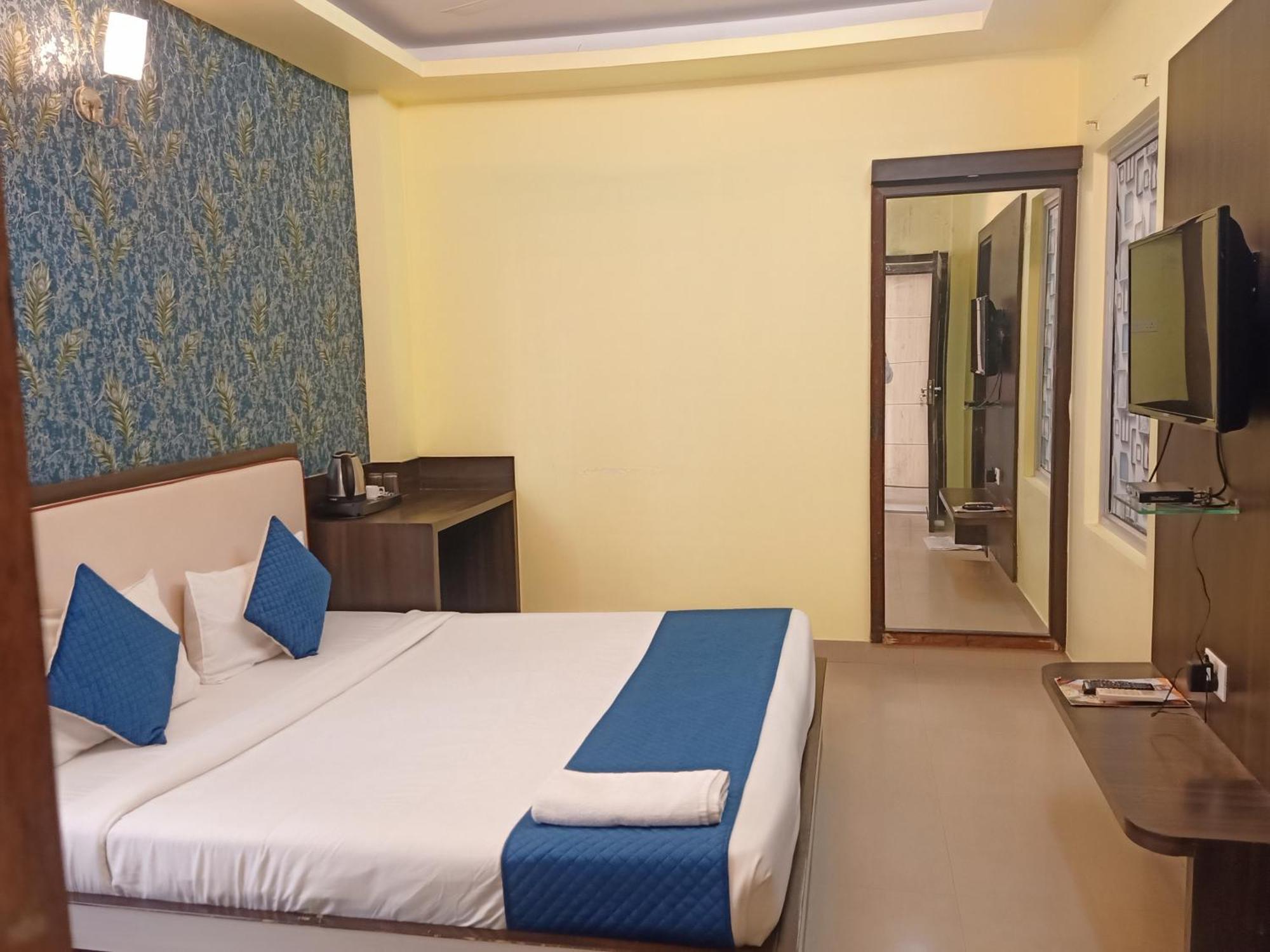 Hotel Janki International 3 Km From Kashi Vishwanath Temple Free Pickup From Railway Station 瓦拉纳西 外观 照片